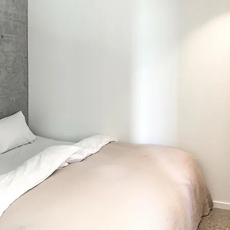 Beautiful In Giske With Jacuzzi 度假居 *