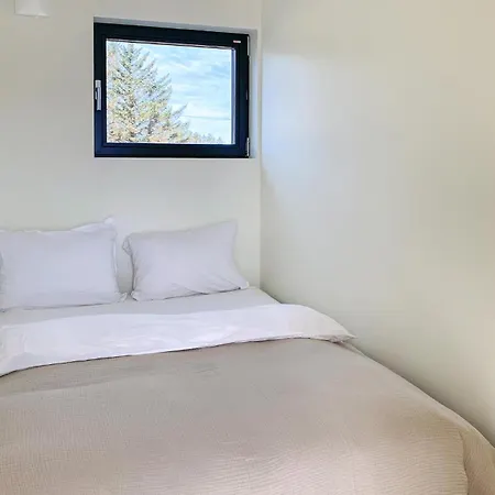 Beautiful In Giske With Jacuzzi *