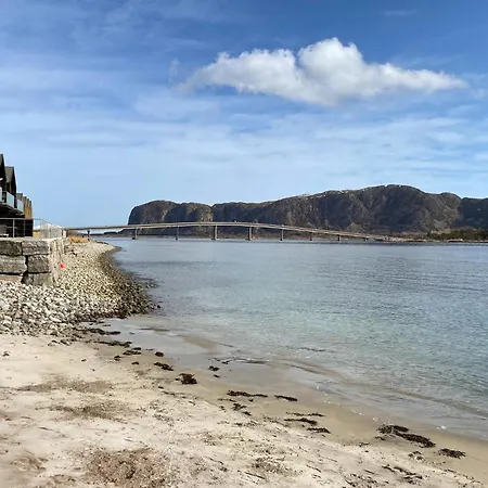 度假居 Beautiful In Giske With Jacuzzi *